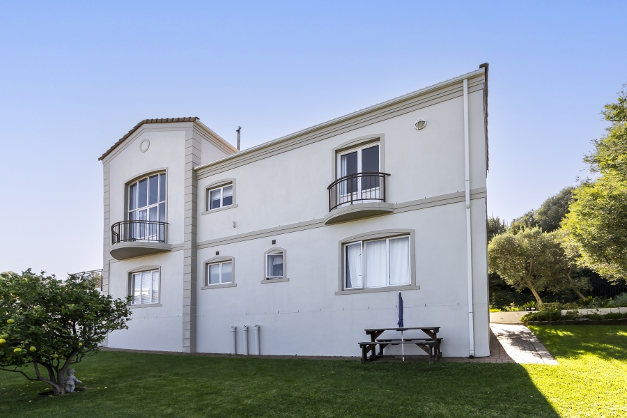 5 Bedroom Property for Sale in Dennegeur Western Cape